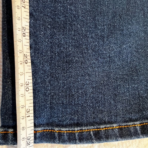 Judy Blue Dad Jeans - Picture 5 of 11